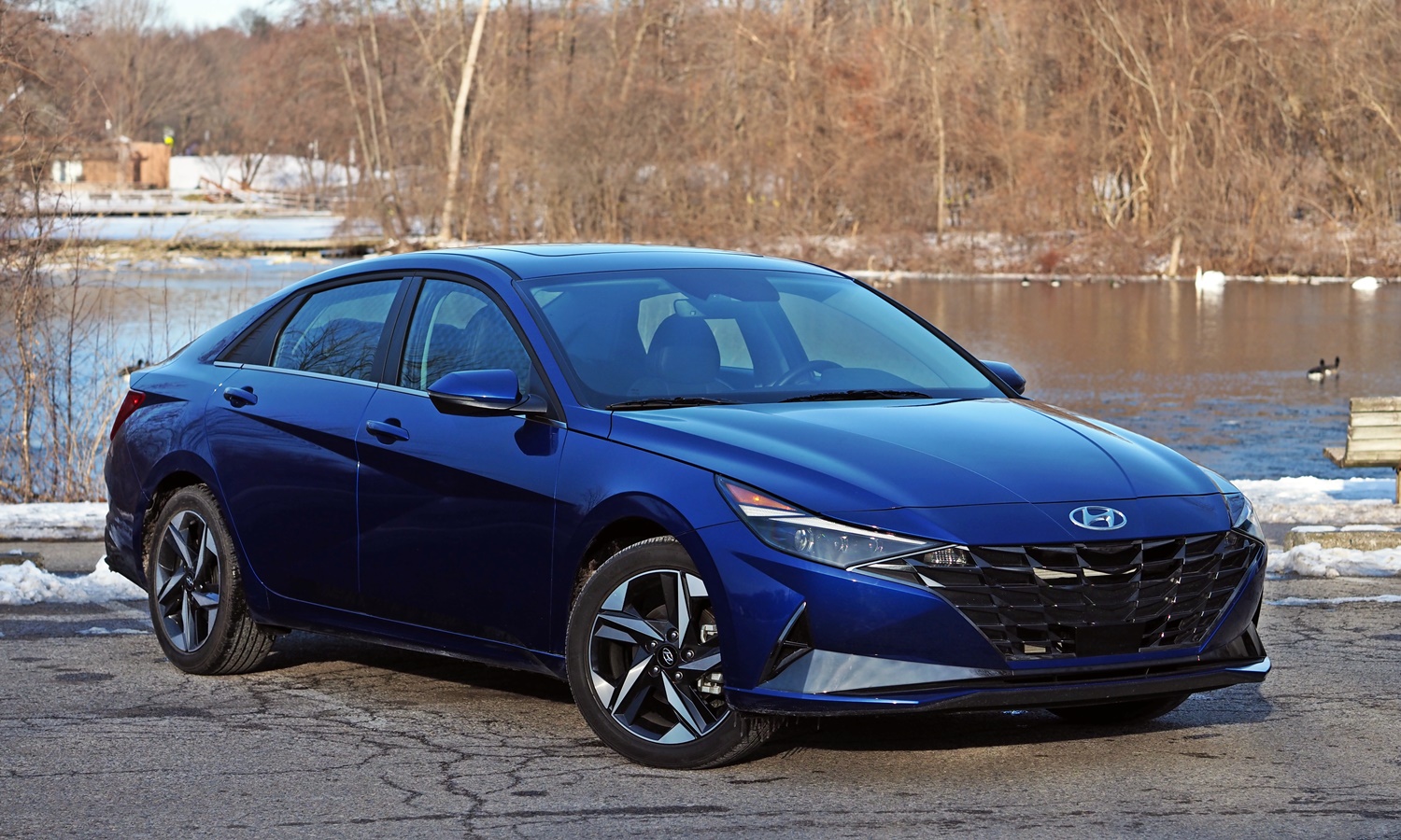 Elantra Reviews: 2021 Hyundai Elantra front quarter view