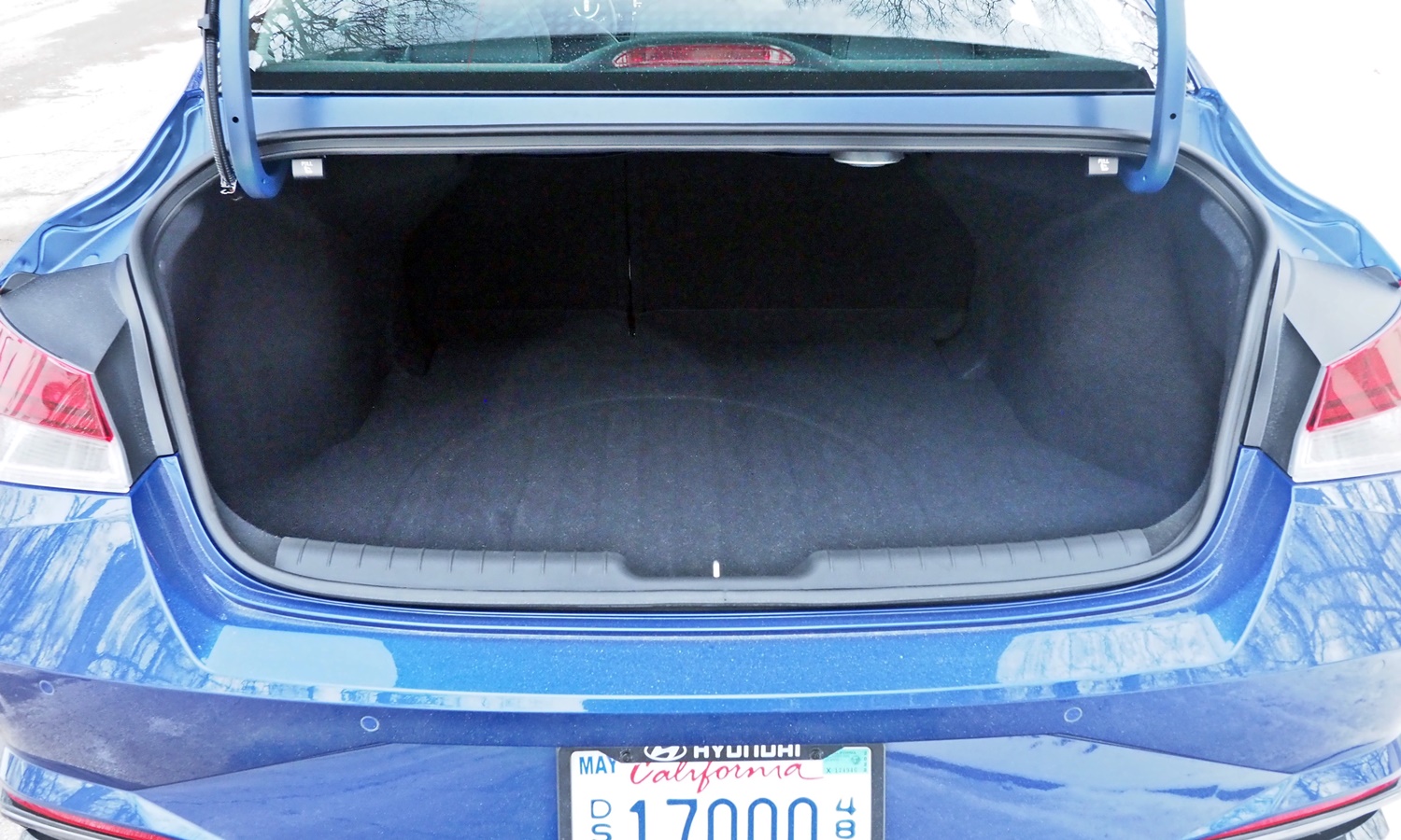 Elantra Reviews: 2021 Hyundai Elantra trunk