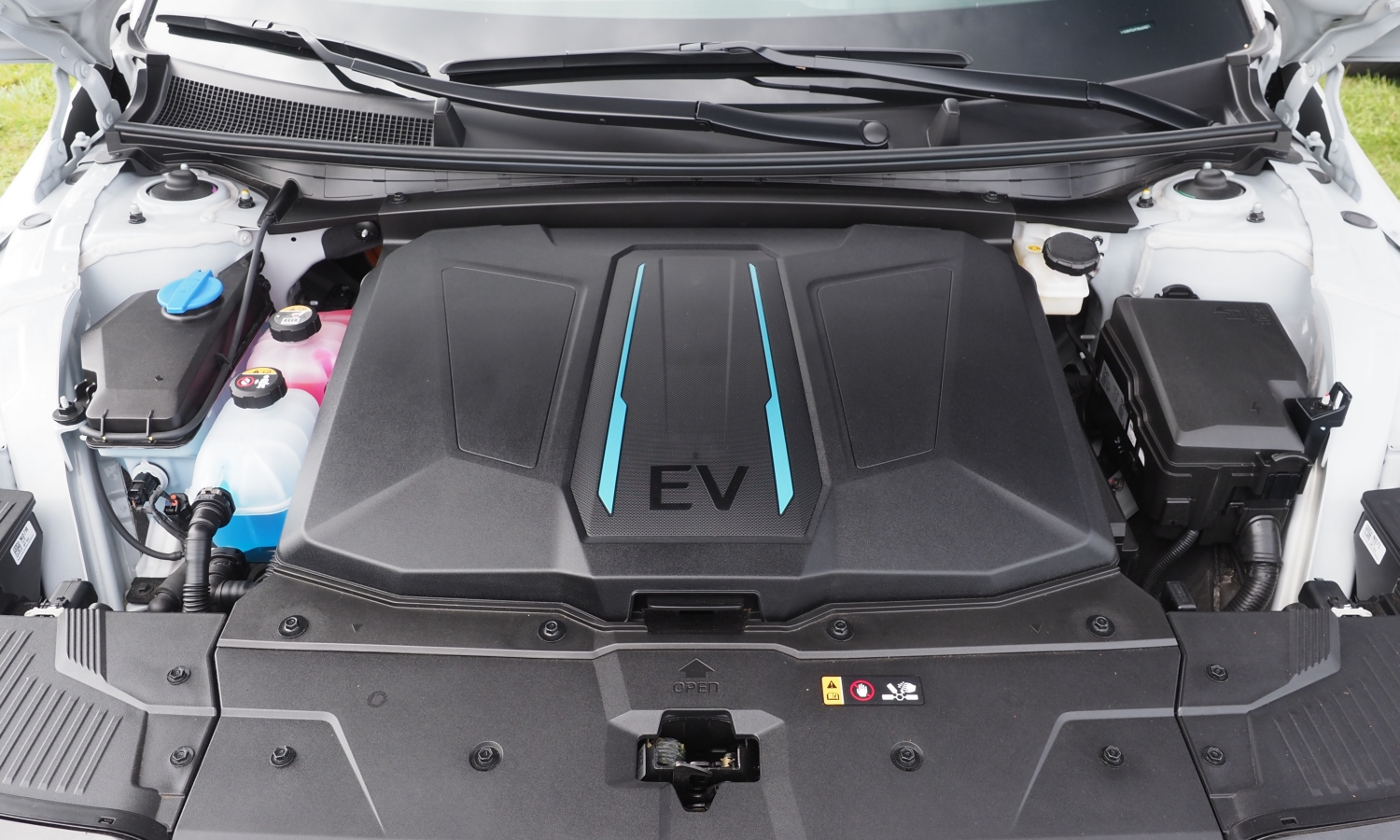 Ioniq 5 Reviews: Hyundai Ioniq 5 under the hood